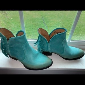 Circle G by Corral super cute fringe booties